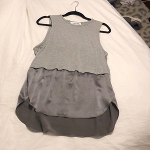 ELIZABETH & JAMES top